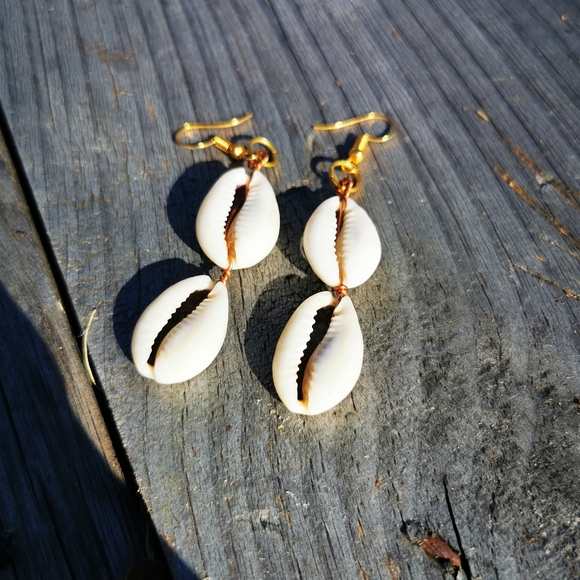 Artisan Made Cowrie Shell Dangling Earrings - Picture 3 of 9